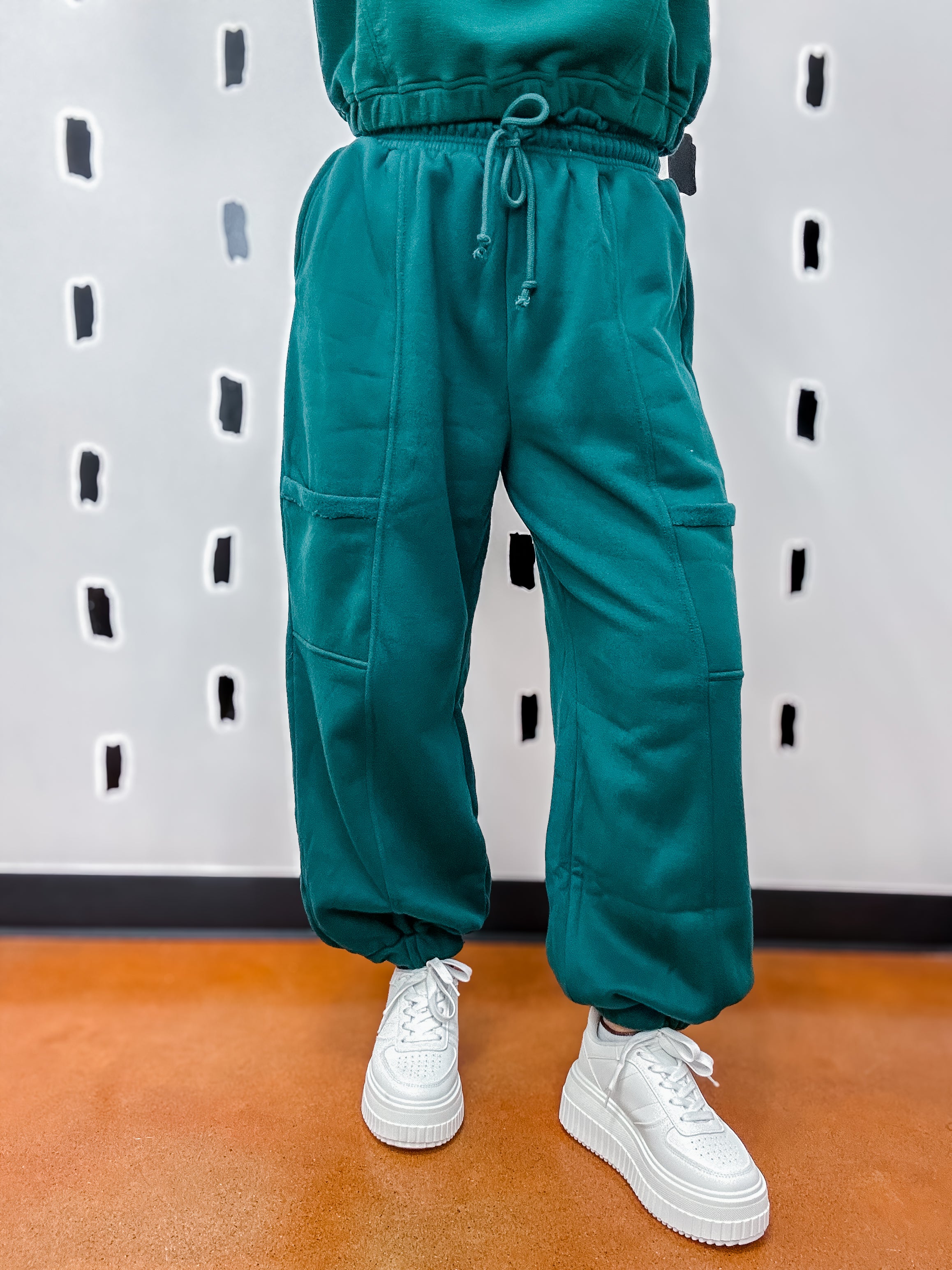 Boss green joggers retailer